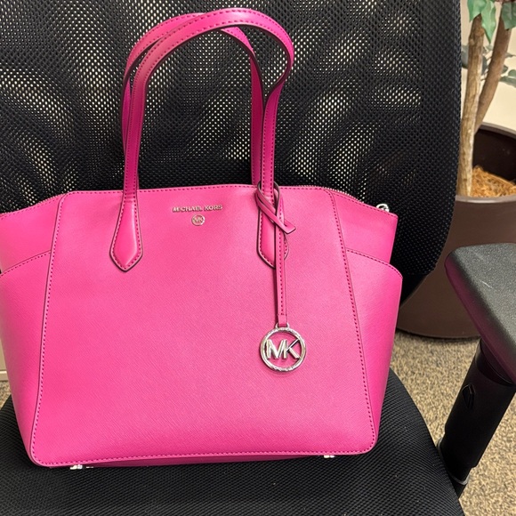 Michael Kors Handbags - Michael Kors Fuchsia Tote Bag